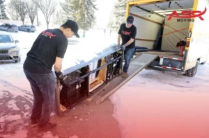 7 Pros and Cons of Moving in January